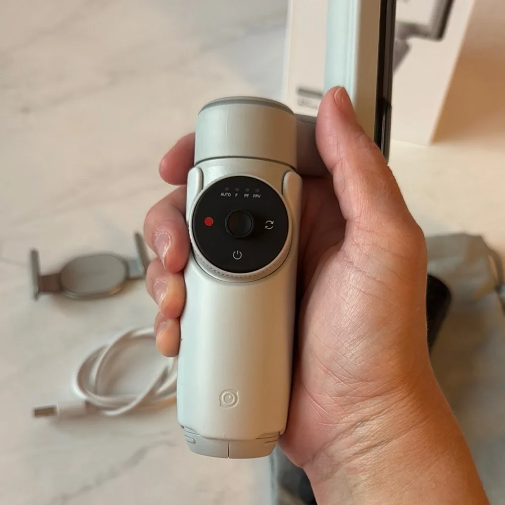 Flow Pro White Camera Stabilizer